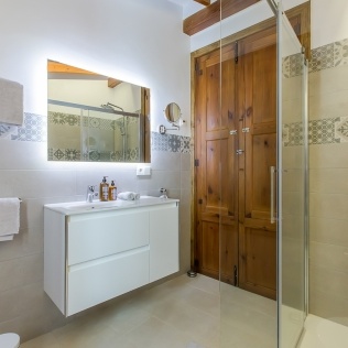 En suite shower room